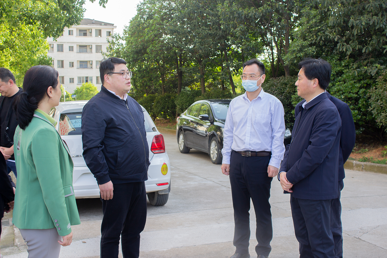 乘春風(fēng)，開快車，高水平建設(shè)產(chǎn)業(yè)人才高地 | 市委常委、組織部部長(zhǎng)徐小兵來(lái)校調(diào)研人才工作(圖5)