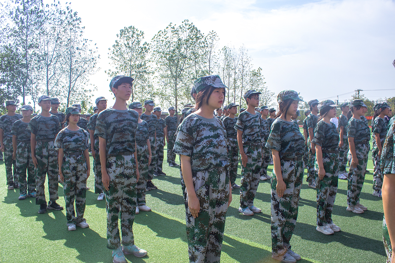 結(jié)訓(xùn)千帆競 振寧秋點兵 | 振寧技工學(xué)校舉行軍訓(xùn)閉幕式(圖4)